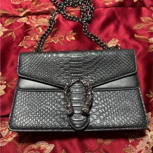 Elegant Black Textured Women's Bag